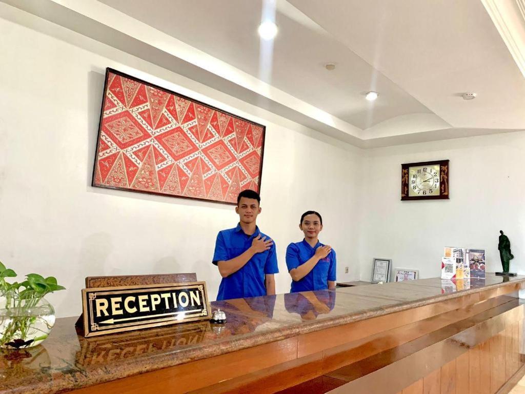 Pia Hotel Pangkalpinang Pangkalan Baru エクステリア 写真
