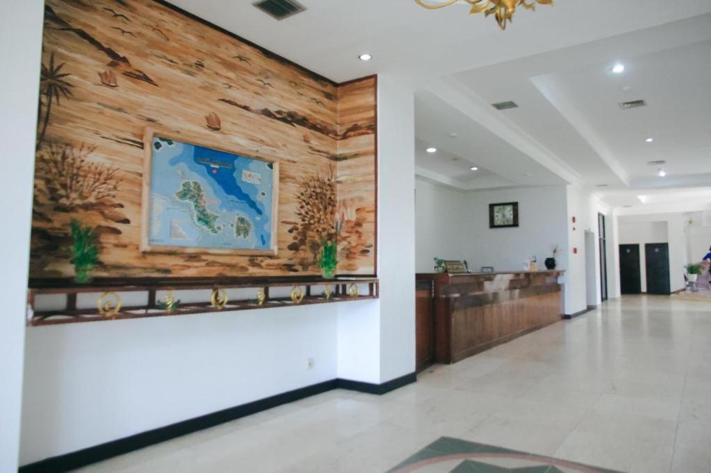 Pia Hotel Pangkalpinang Pangkalan Baru エクステリア 写真
